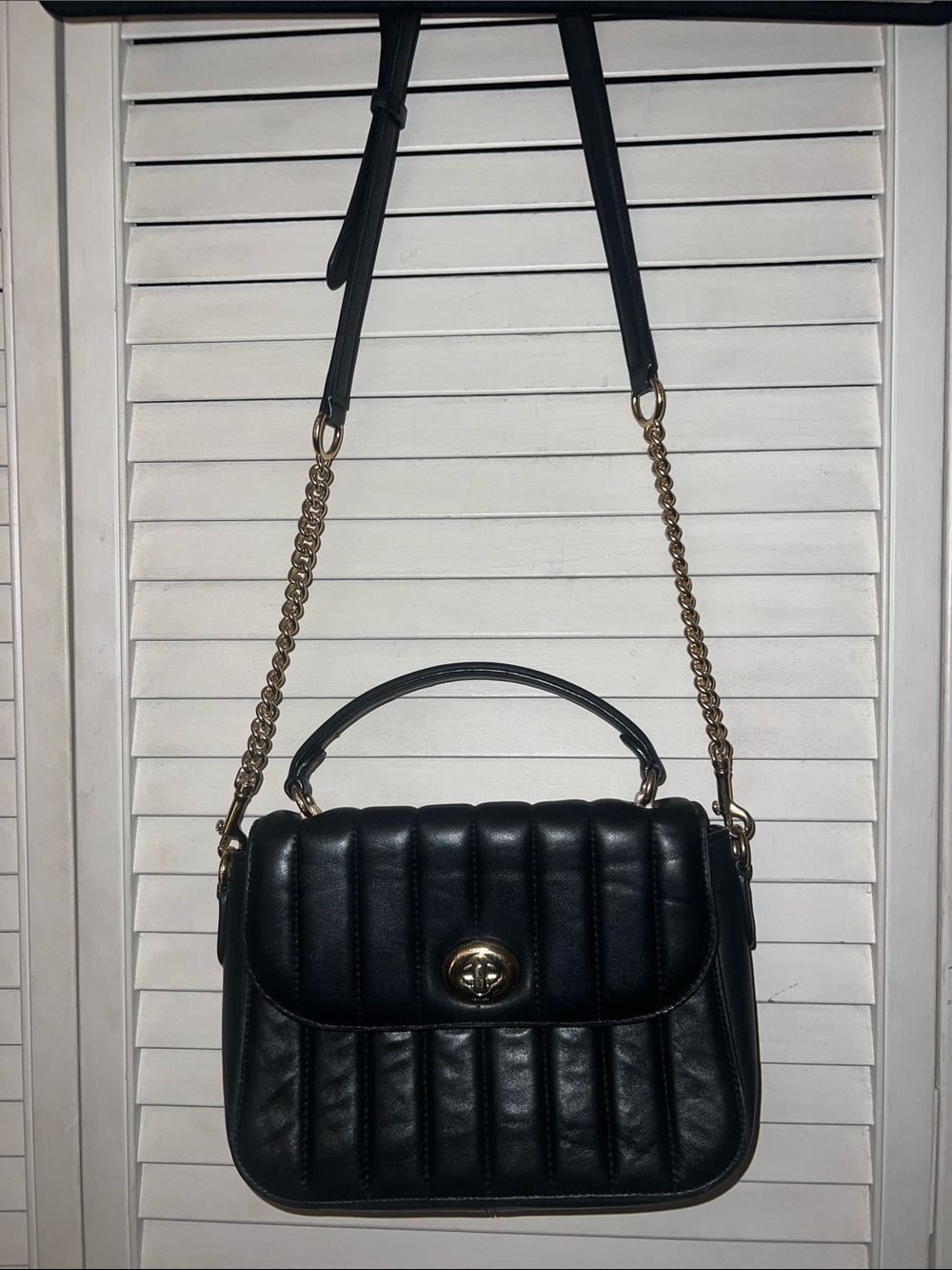 Vintage Coach Black Quilted Leather crossbody purse with Gold Chain Hardware